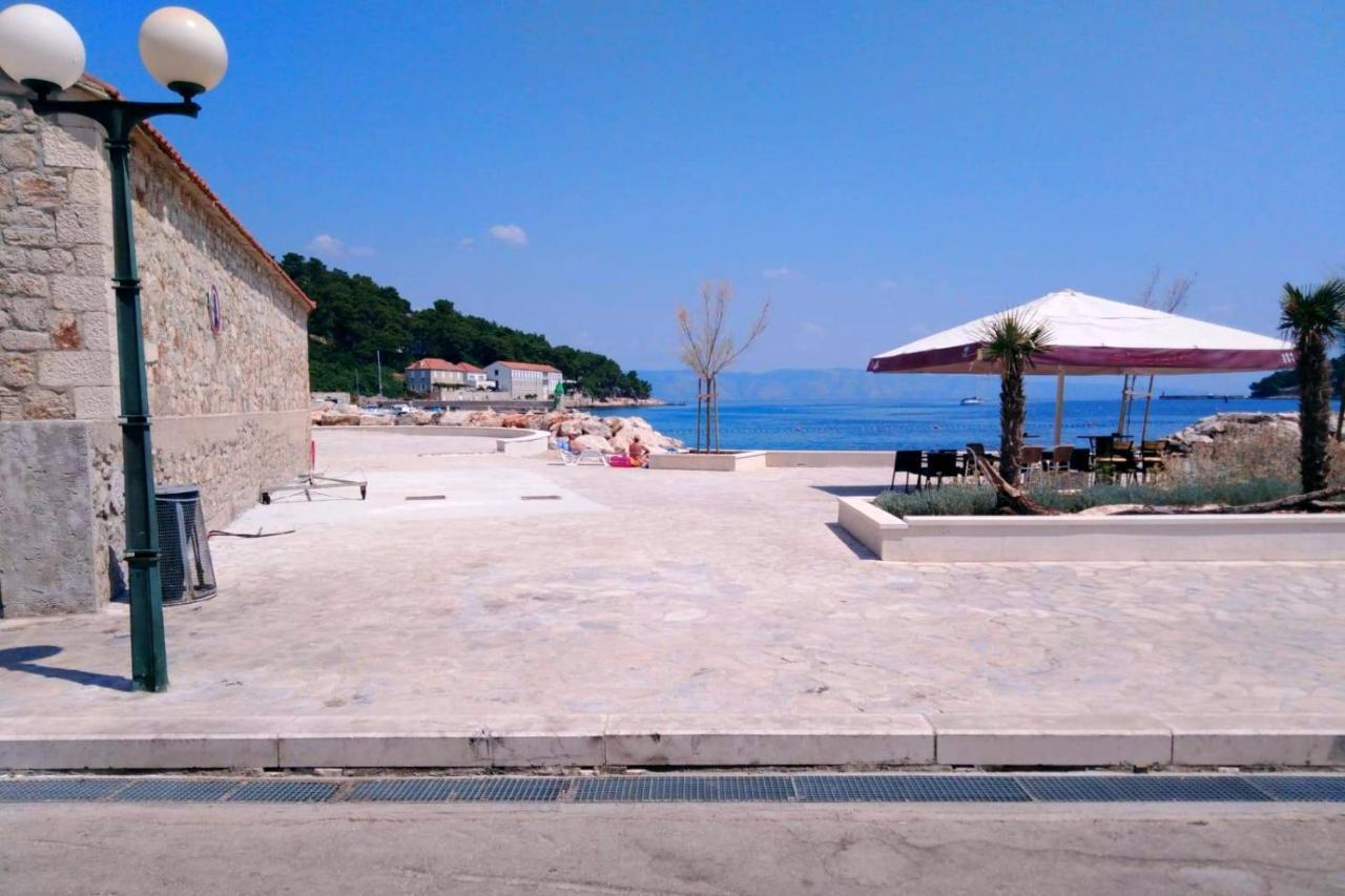 Apartments By The Sea Jelsa, Hvar - 11319 Exterior photo