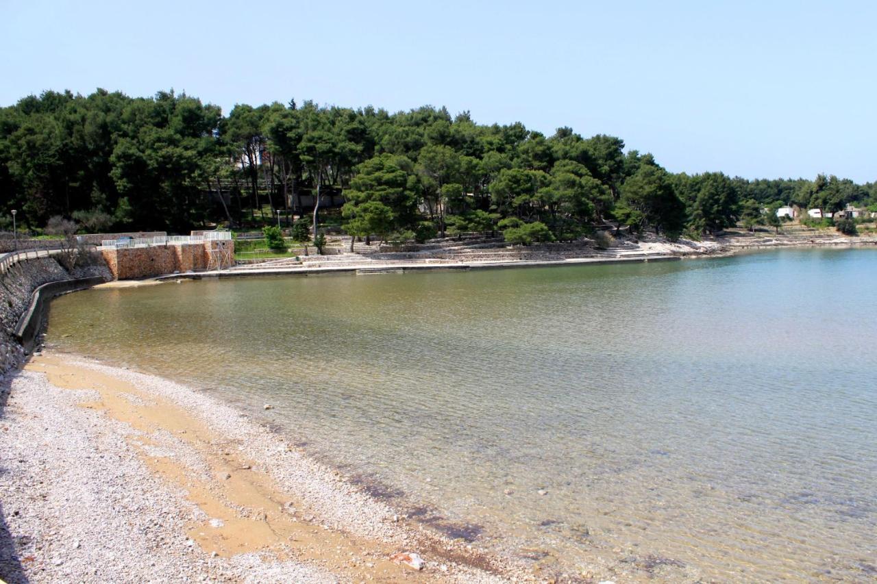 Apartments By The Sea Jelsa, Hvar - 11319 Exterior photo