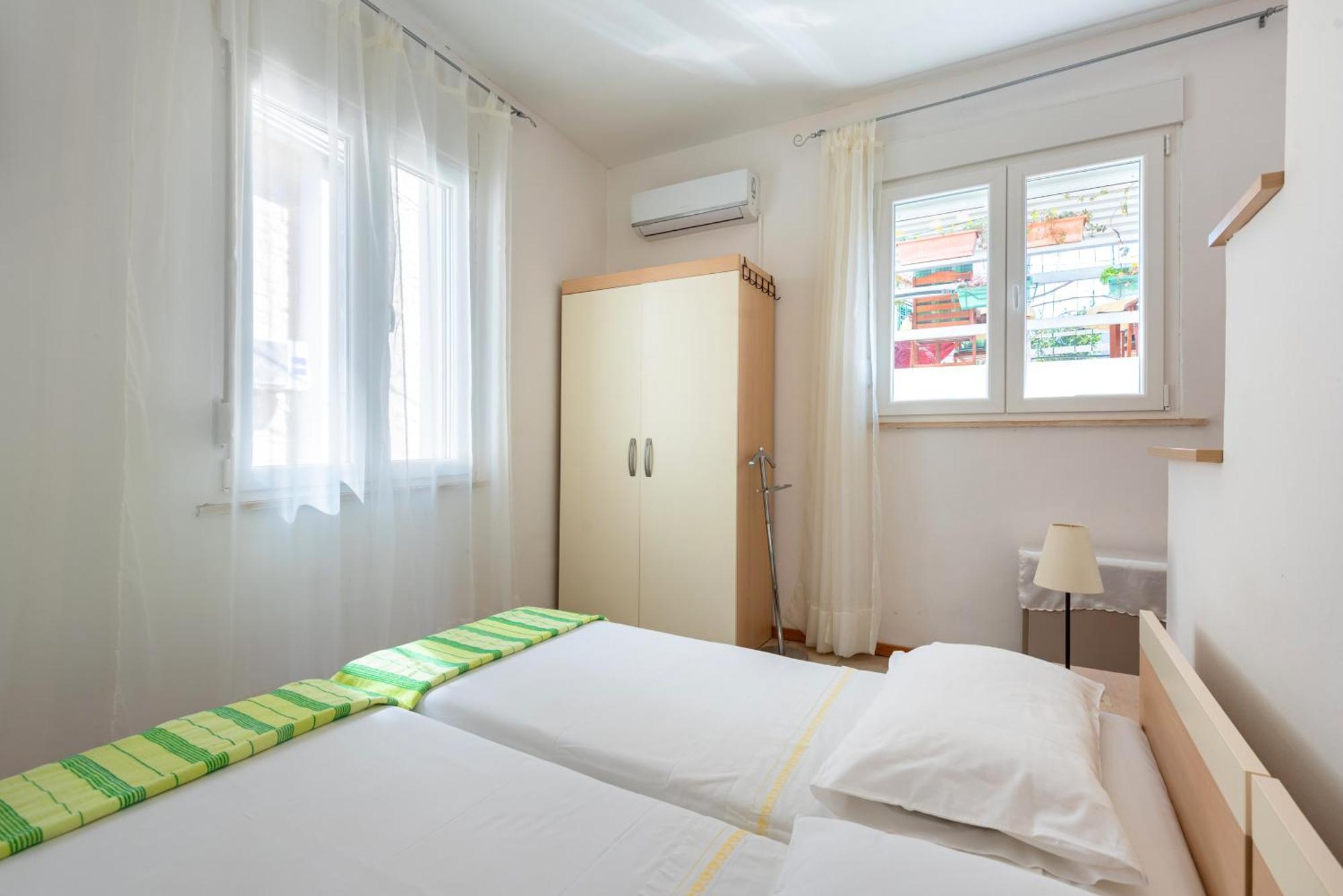 Apartments By The Sea Jelsa, Hvar - 11319 Room photo